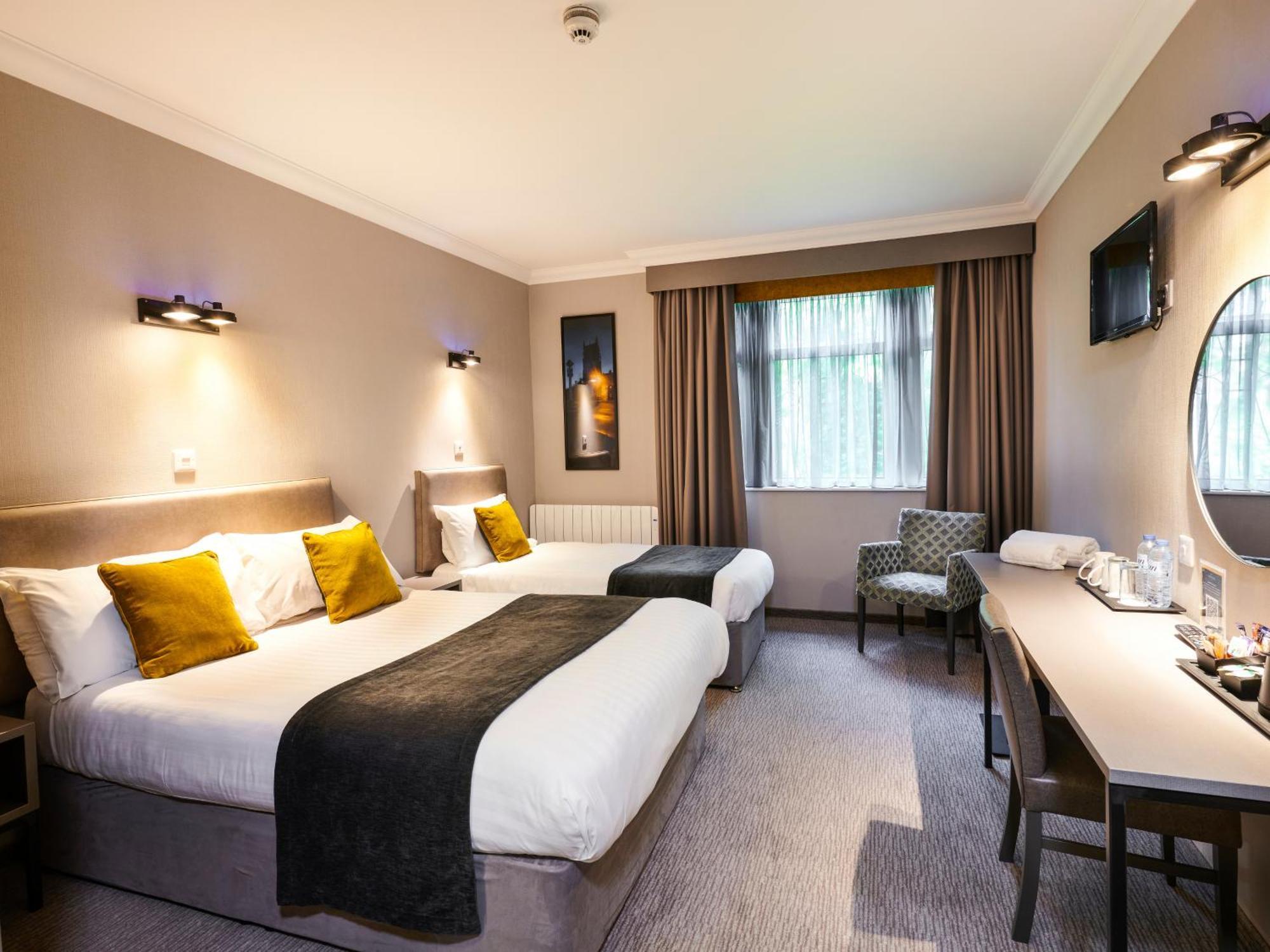 The Royal Toby Hotel Rochdale Esterno foto