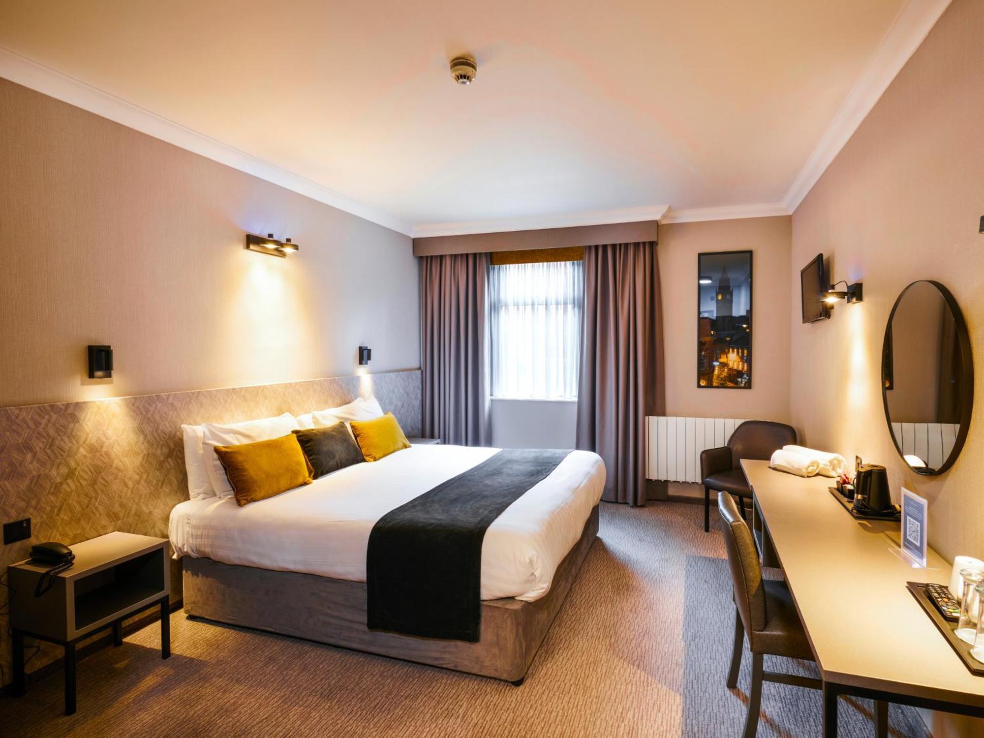 The Royal Toby Hotel Rochdale Esterno foto