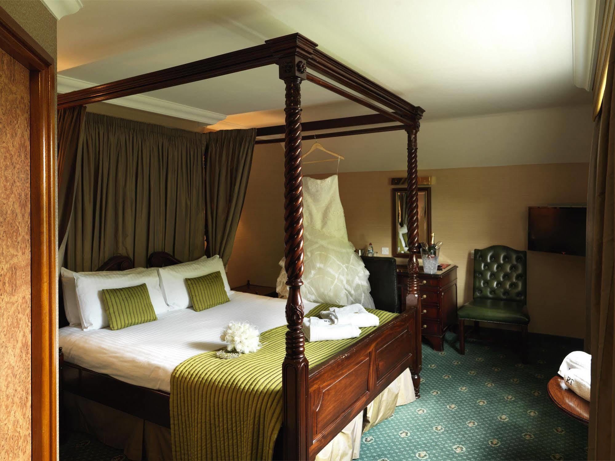 The Royal Toby Hotel Rochdale Esterno foto